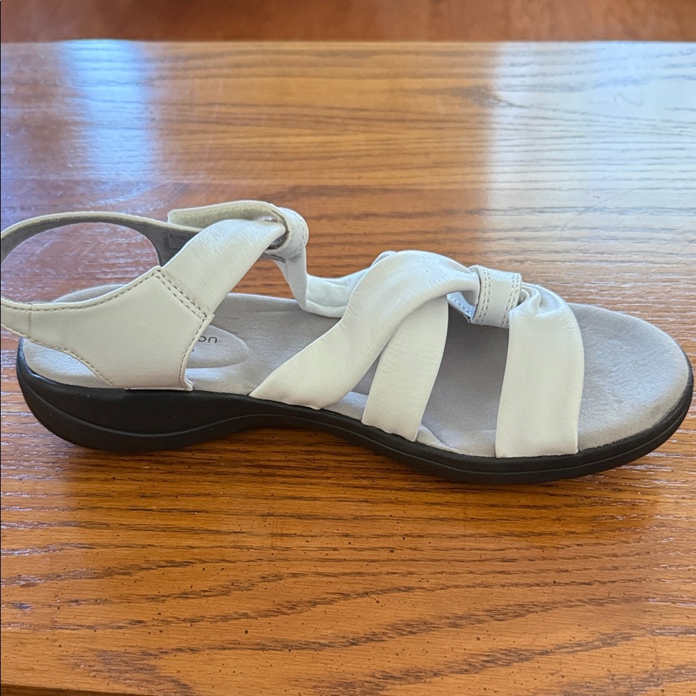 Clarks White Leather Twist-Strap Slingback Sandals - Picture 3 of 4